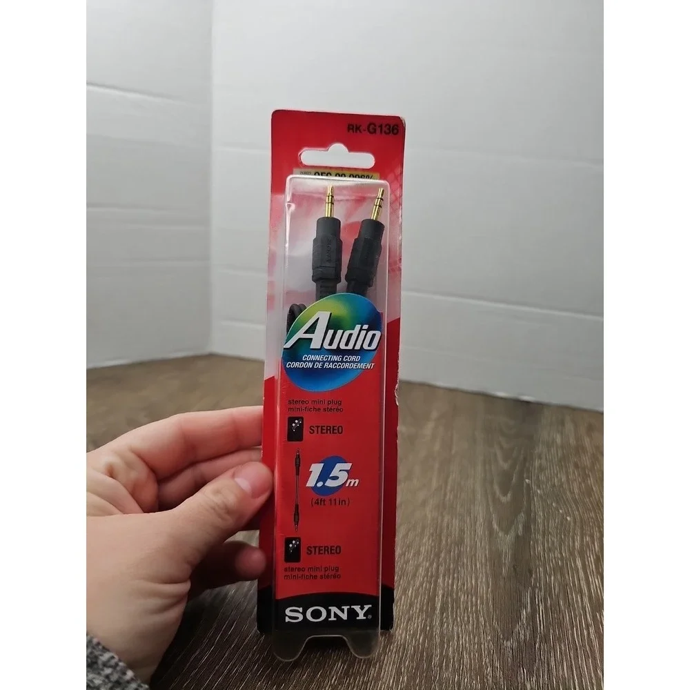 Sony 3.5mm Stereo Audio Cable Male to Male 1.5m / 4.9ft RK-G126 New